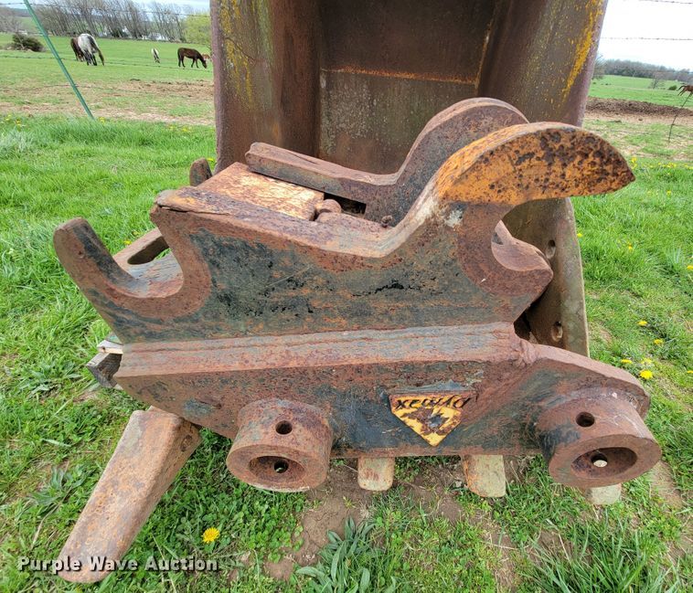 image for item FL9220 36"W excavator bucket