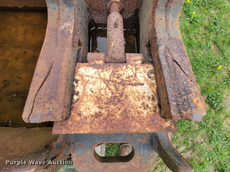 image for item FL9220 36"W excavator bucket