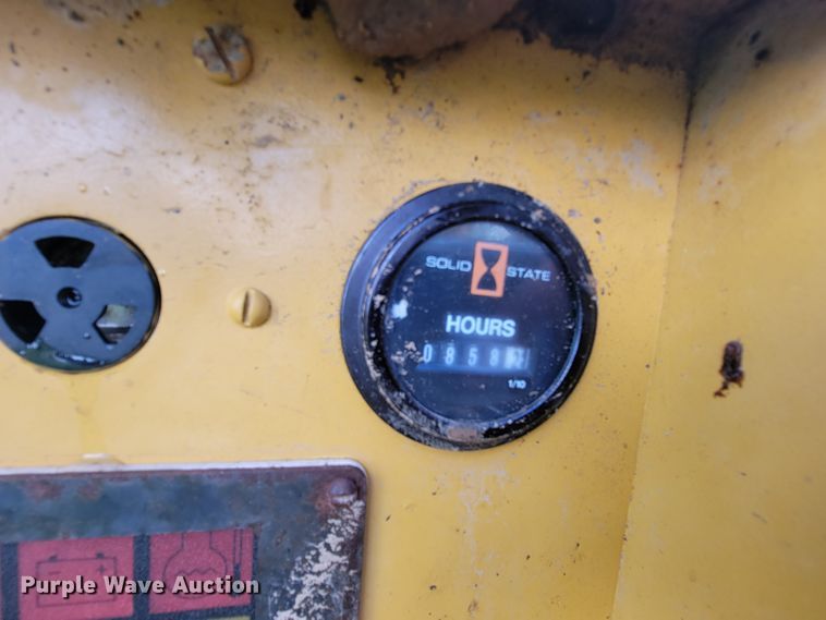 image for item FL9221 1996 Vermeer D7X11 Navigator  directional boring unit