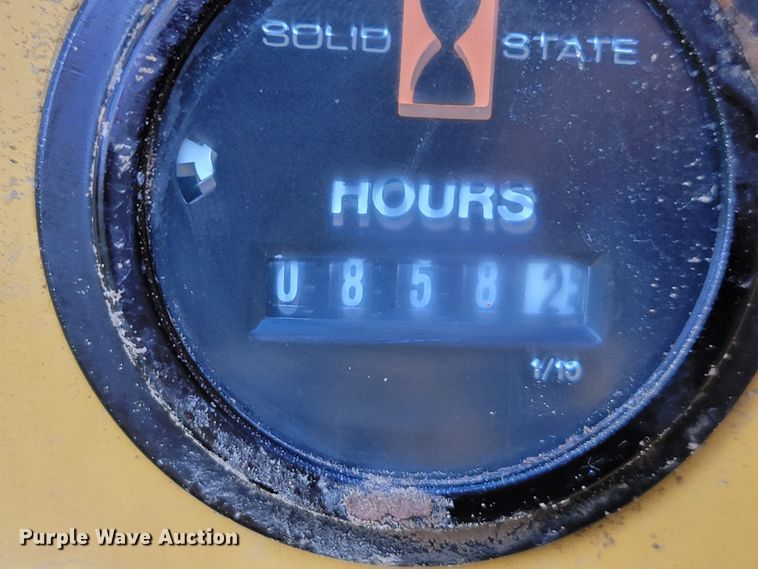 image for item FL9221 1996 Vermeer D7X11 Navigator  directional boring unit