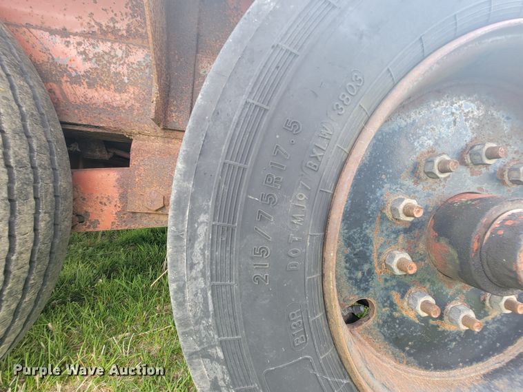 image for item FL9221 1996 Vermeer D7X11 Navigator  directional boring unit