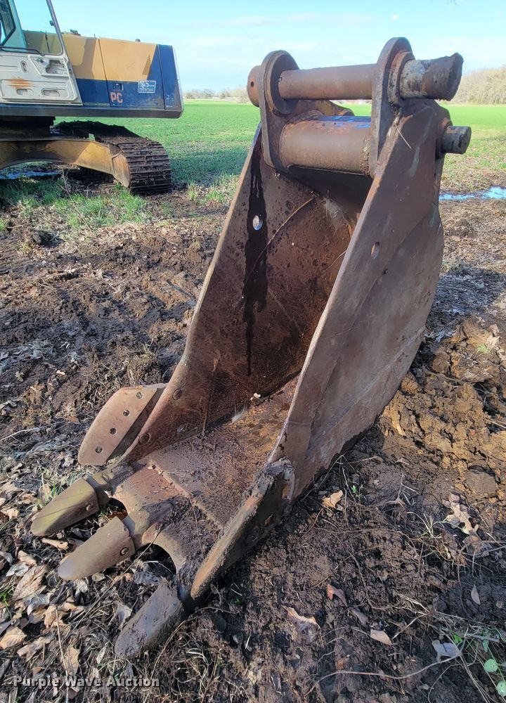 image for item FL9225 28"W excavator bucket