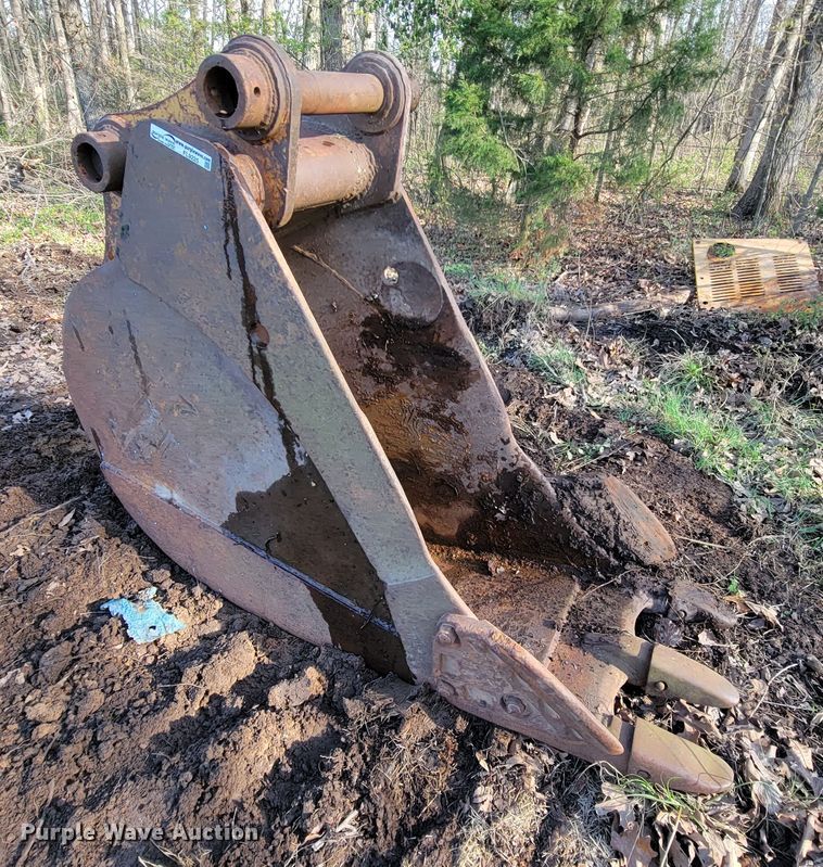 image for item FL9225 28"W excavator bucket