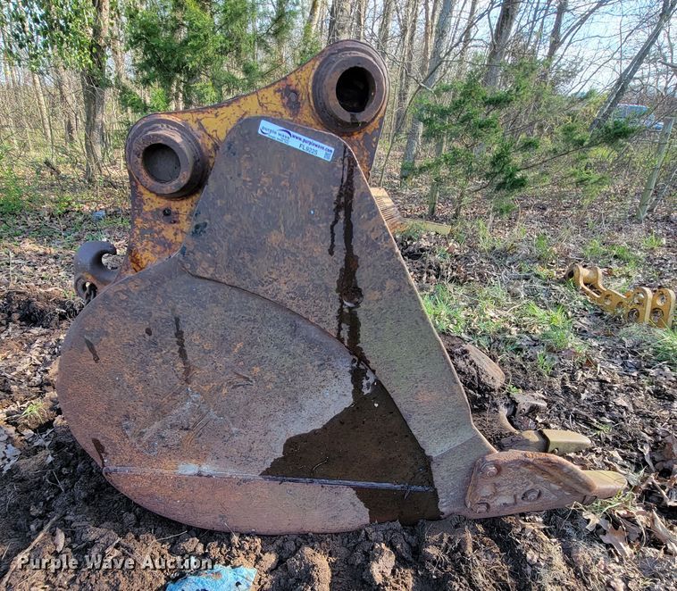 image for item FL9225 28"W excavator bucket