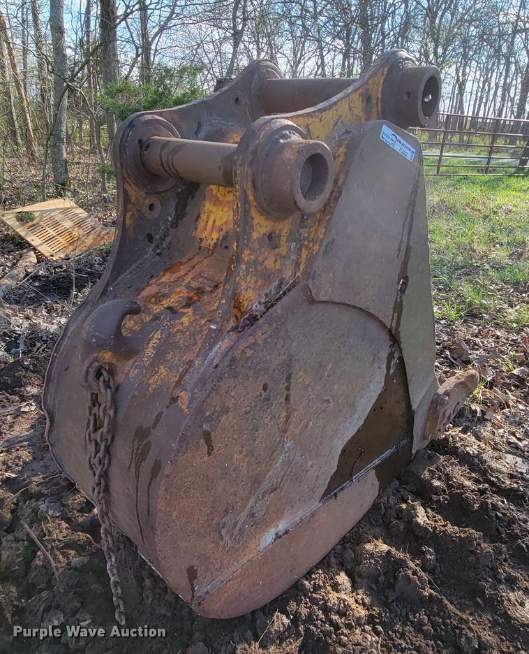 image for item FL9225 28"W excavator bucket