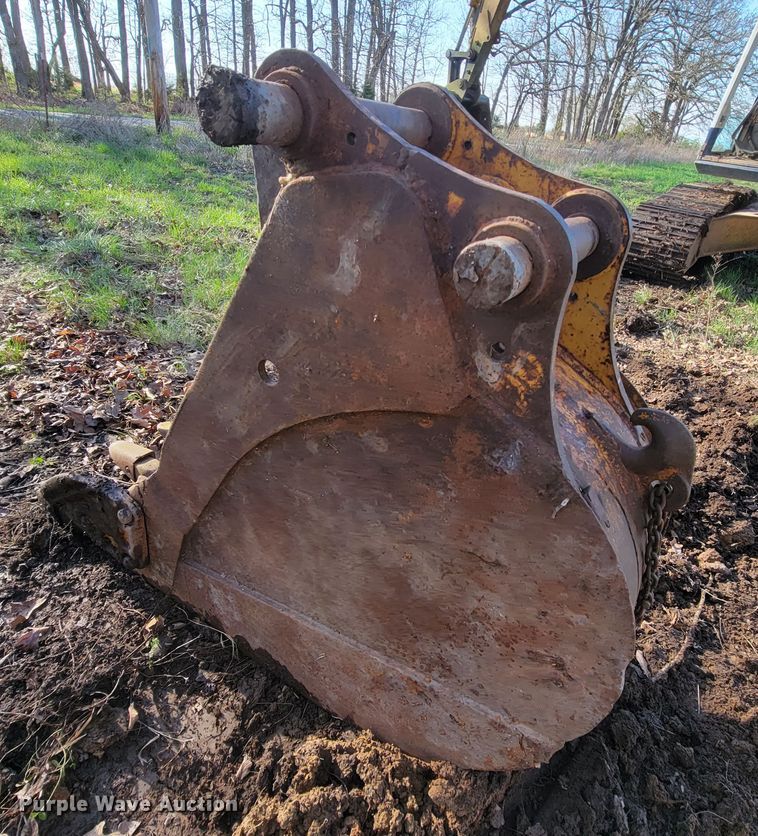 image for item FL9225 28"W excavator bucket