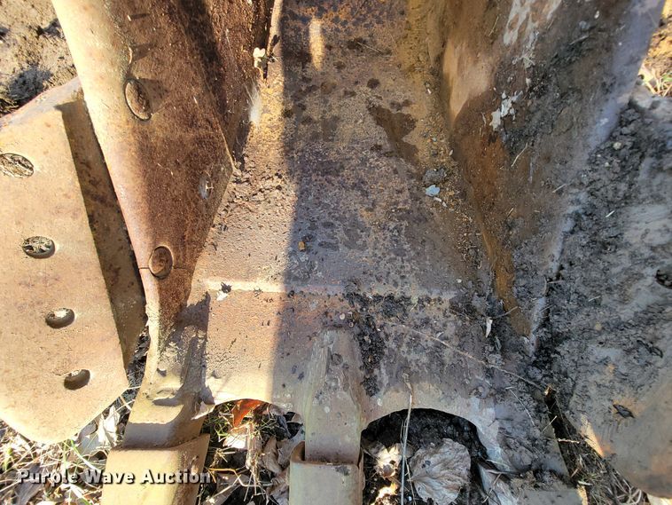 image for item FL9225 28"W excavator bucket