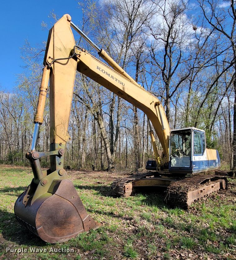 image for item FL9226 1990 Komatsu PC220LC-5  excavator