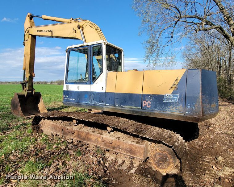 image for item FL9226 1990 Komatsu PC220LC-5  excavator