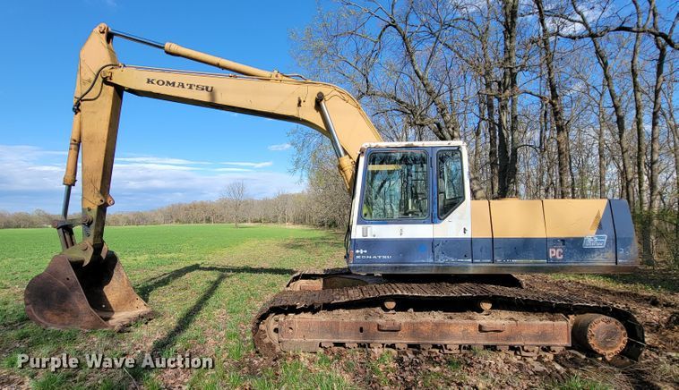 image for item FL9226 1990 Komatsu PC220LC-5  excavator