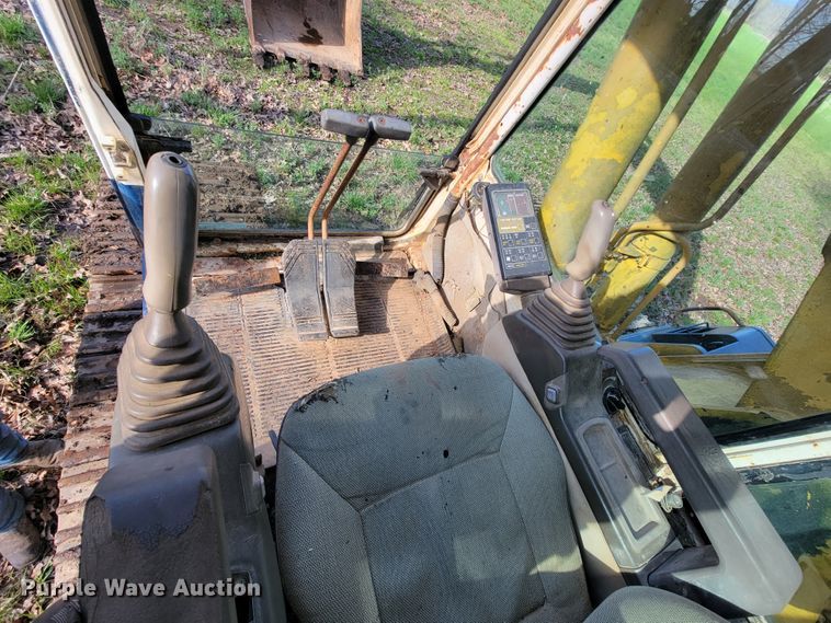 image for item FL9226 1990 Komatsu PC220LC-5  excavator