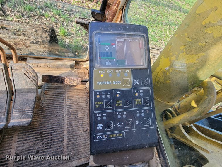 image for item FL9226 1990 Komatsu PC220LC-5  excavator