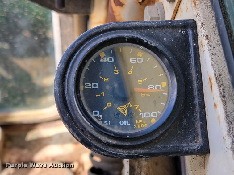 image for item FL9226 1990 Komatsu PC220LC-5  excavator