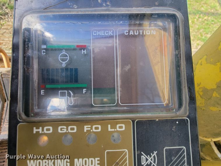 image for item FL9226 1990 Komatsu PC220LC-5  excavator