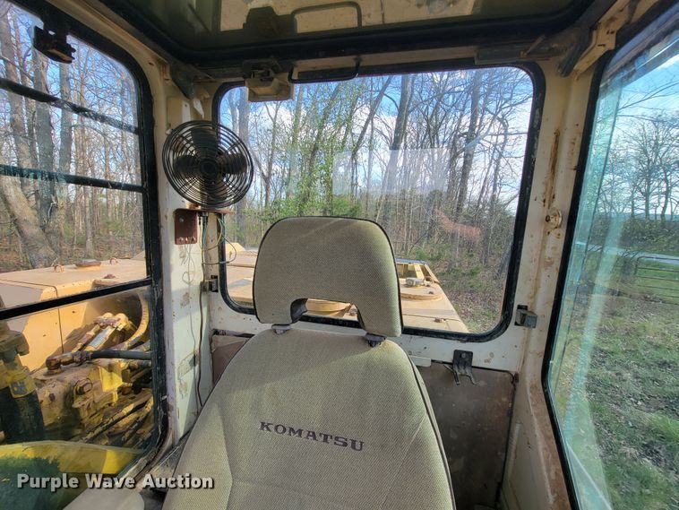 image for item FL9226 1990 Komatsu PC220LC-5  excavator