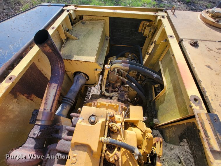 image for item FL9226 1990 Komatsu PC220LC-5  excavator