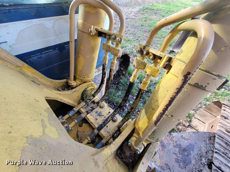 image for item FL9226 1990 Komatsu PC220LC-5  excavator