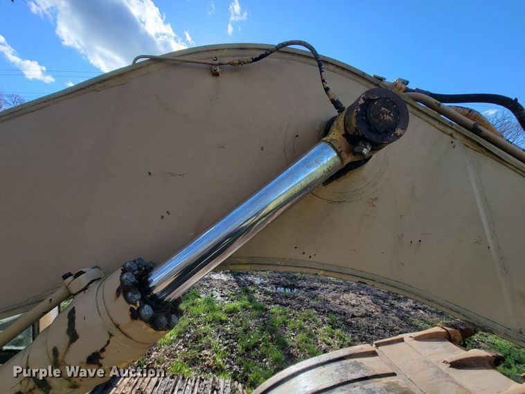 image for item FL9226 1990 Komatsu PC220LC-5  excavator