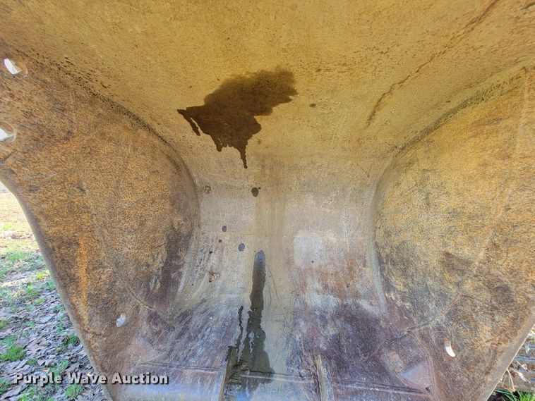 image for item FL9226 1990 Komatsu PC220LC-5  excavator