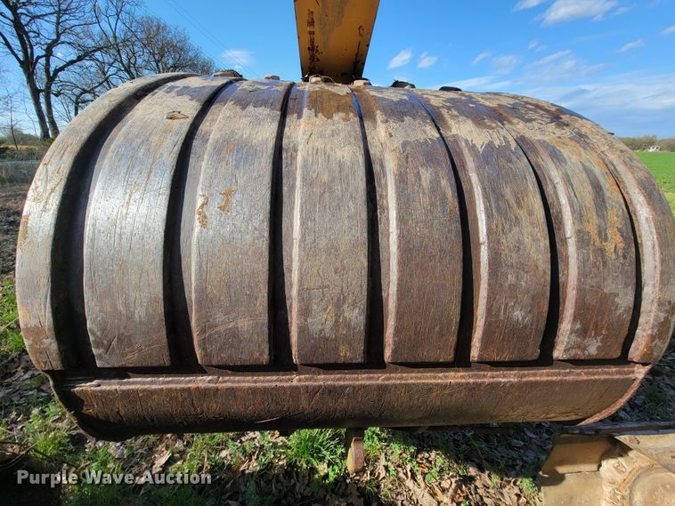 image for item FL9226 1990 Komatsu PC220LC-5  excavator