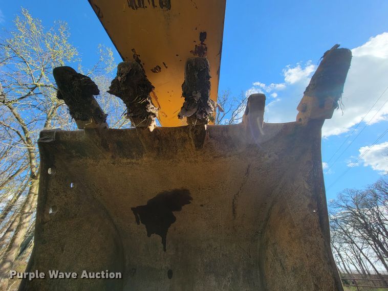 image for item FL9226 1990 Komatsu PC220LC-5  excavator