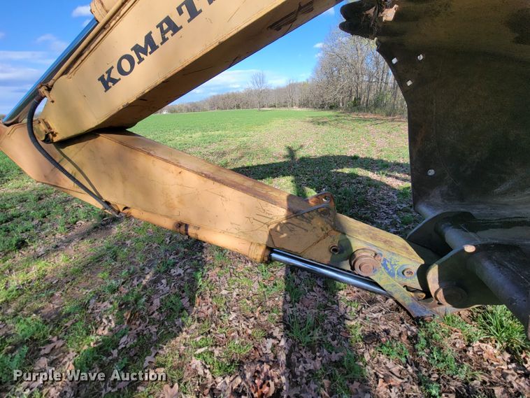 image for item FL9226 1990 Komatsu PC220LC-5  excavator