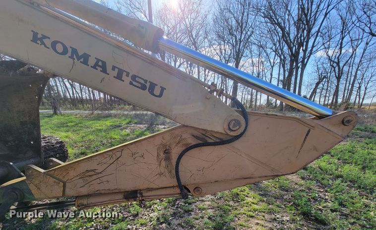 image for item FL9226 1990 Komatsu PC220LC-5  excavator