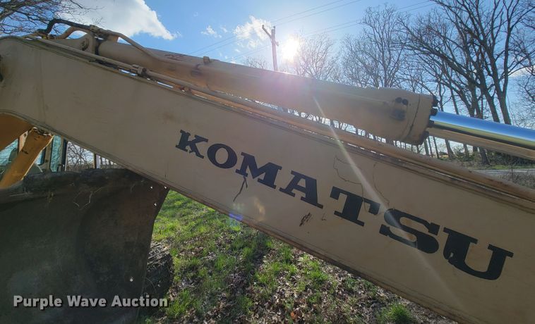 image for item FL9226 1990 Komatsu PC220LC-5  excavator