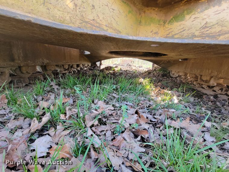 image for item FL9226 1990 Komatsu PC220LC-5  excavator