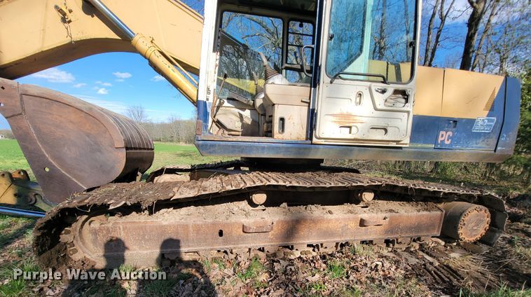 image for item FL9226 1990 Komatsu PC220LC-5  excavator
