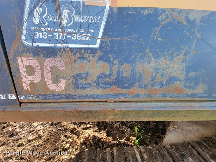 image for item FL9226 1990 Komatsu PC220LC-5  excavator