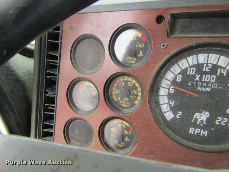 image for item GC9816 2000 Mack CH613  semi truck