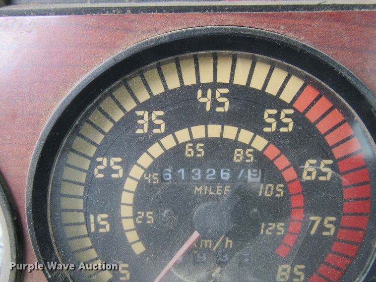 image for item GC9816 2000 Mack CH613  semi truck