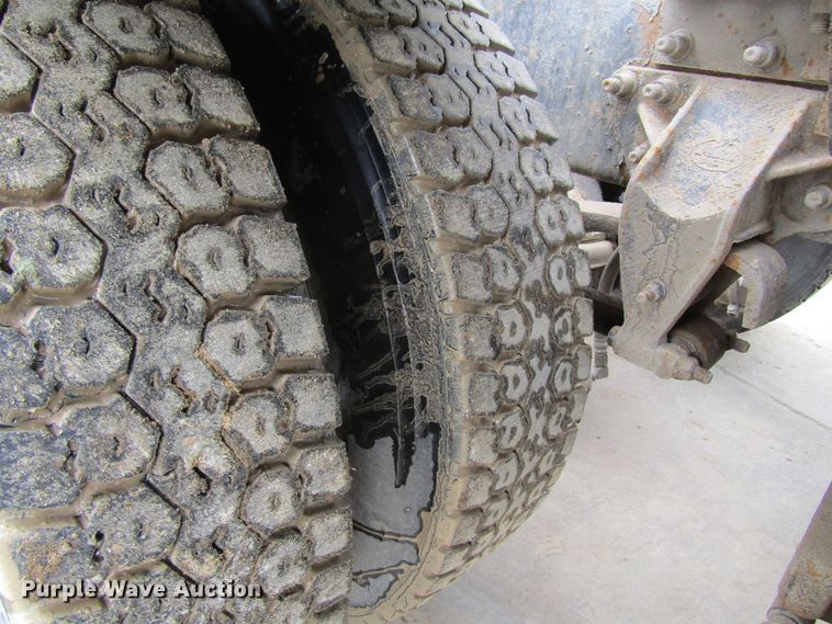 image for item GC9816 2000 Mack CH613  semi truck