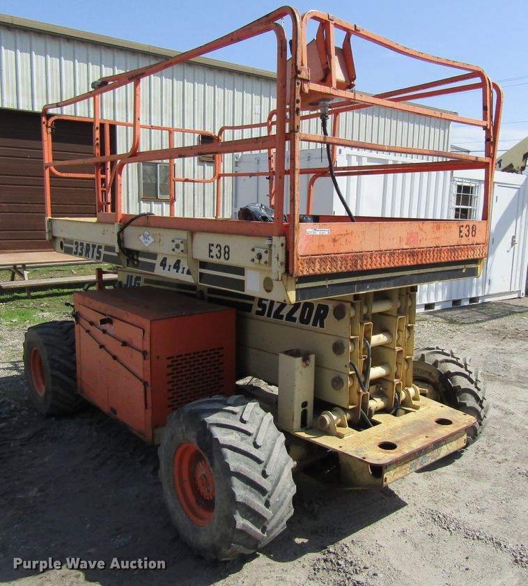 image for item GC9873 1998 JLG 33-RTS  scissor lift