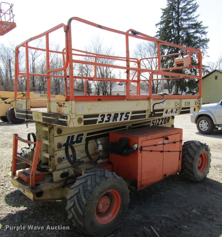 image for item GC9873 1998 JLG 33-RTS  scissor lift