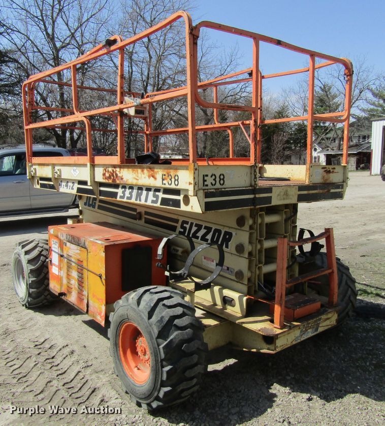 image for item GC9873 1998 JLG 33-RTS  scissor lift