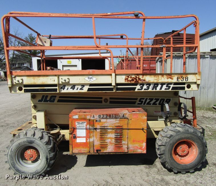 image for item GC9873 1998 JLG 33-RTS  scissor lift