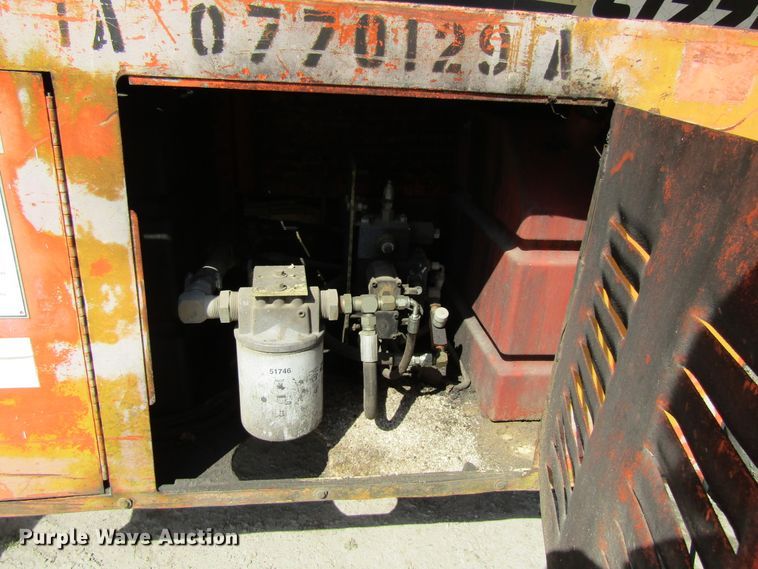 image for item GC9873 1998 JLG 33-RTS  scissor lift