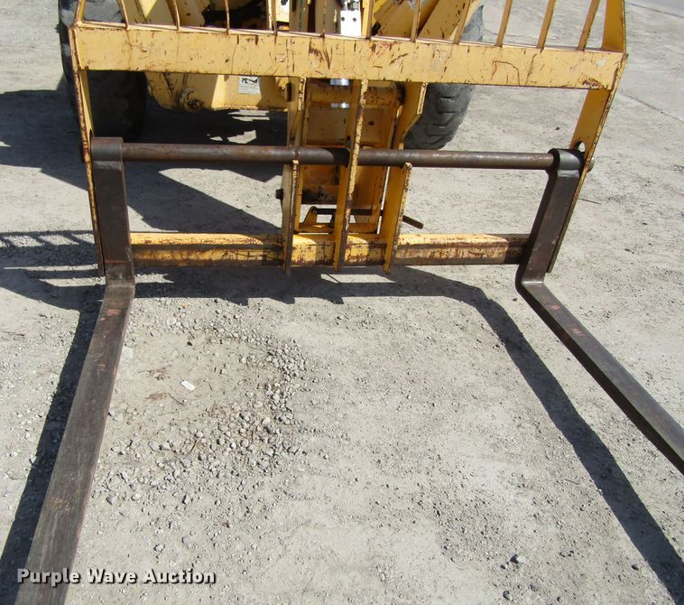 image for item GC9874 2001 Pettibone 10044  telehandler