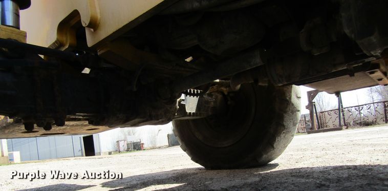 image for item GC9874 2001 Pettibone 10044  telehandler