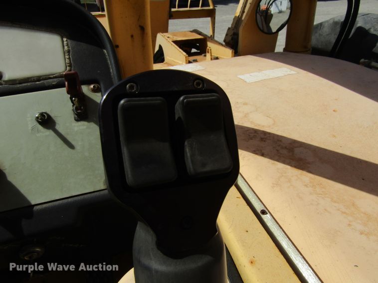 image for item GC9874 2001 Pettibone 10044  telehandler