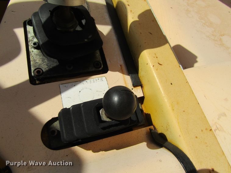 image for item GC9874 2001 Pettibone 10044  telehandler