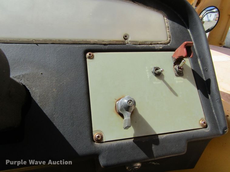 image for item GC9874 2001 Pettibone 10044  telehandler