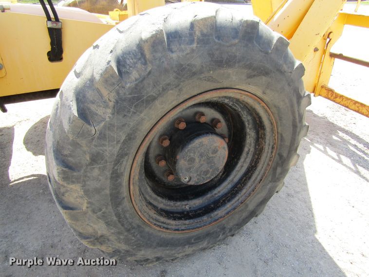 image for item GC9874 2001 Pettibone 10044  telehandler