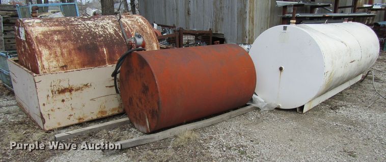 image for item GC9880 (3) Fuel tanks