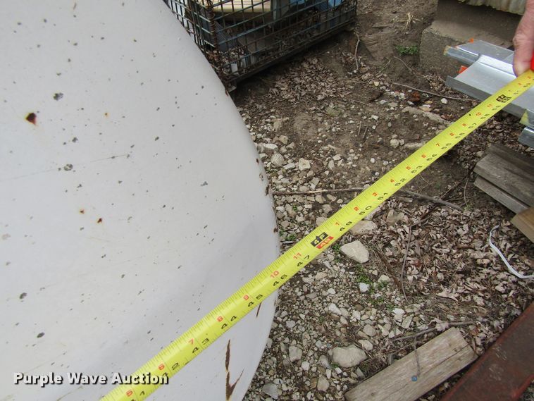 image for item GC9880 (3) Fuel tanks