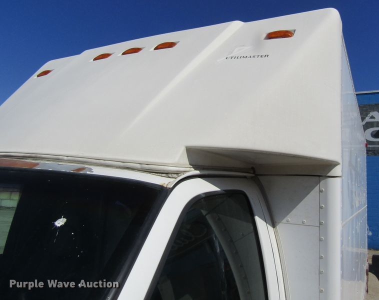 image for item GC9887 1999 Chevrolet Express G3500  box truck