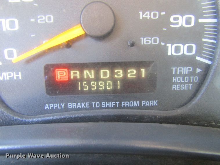 image for item GC9887 1999 Chevrolet Express G3500  box truck