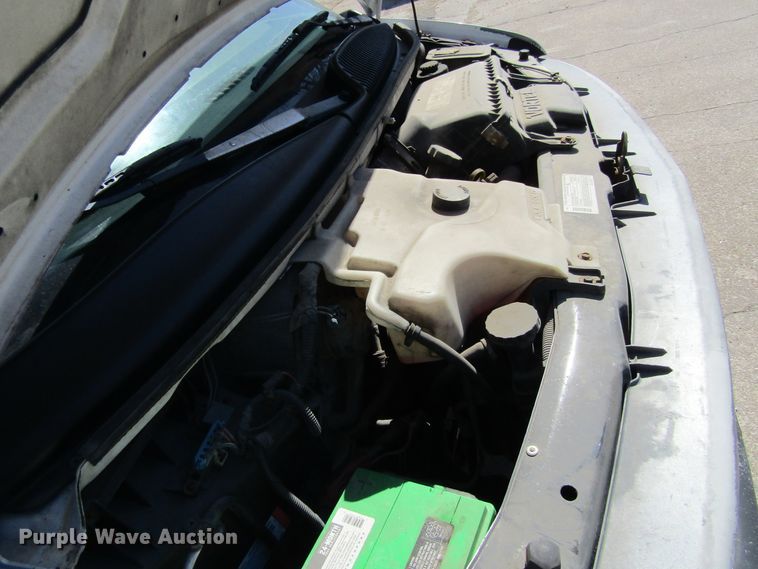 image for item GC9887 1999 Chevrolet Express G3500  box truck